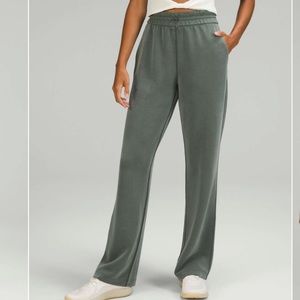 Lululemon Softstreme High-Rise Pant Smoked Spruce NWOT Size 6
